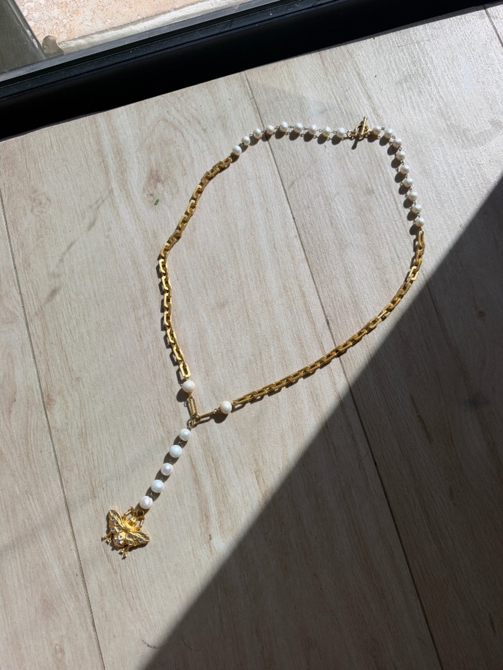 French Kande bee gold necklace